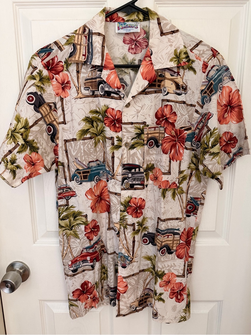 Vintage Islands Fine Burgers & Drinks
Hawaiian Aloha Shirt - Size XS. - Picture 3 of 16